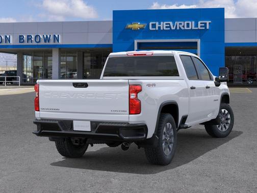 Summit White 2026 Chevrolet Silverado 2500 Custom