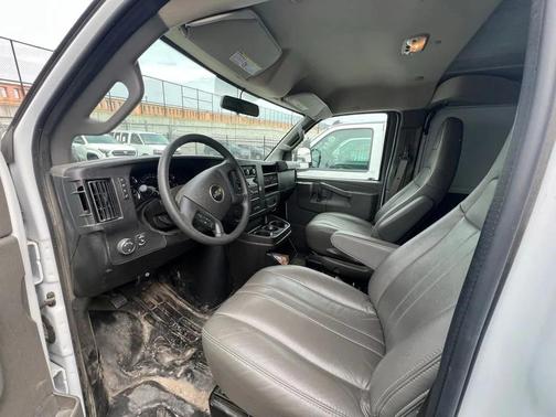 Summit White 2025 Chevrolet Express 2500 LT