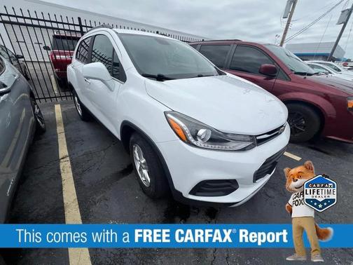 Summit White 2018 Chevrolet Trax LT