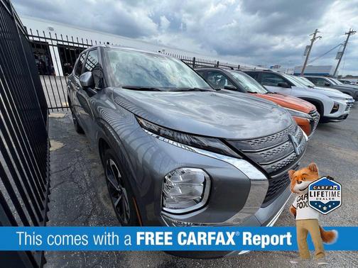 Gray 2024 Mitsubishi Outlander SE