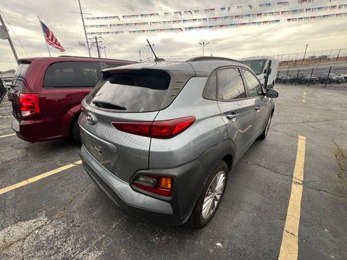 Sonic Silver 2018 Hyundai KONA SEL