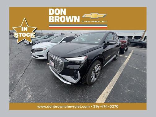 Mythos Black Metallic 2023 Audi Q4 e-tron Sportback Premium 50 quattro