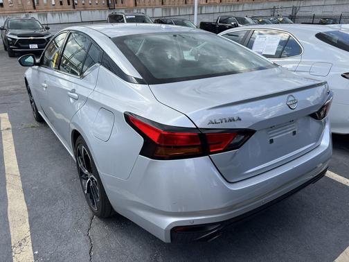 2024 Nissan Altima SR FWD