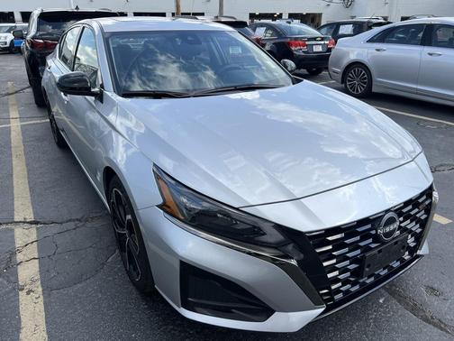 2024 Nissan Altima SR FWD