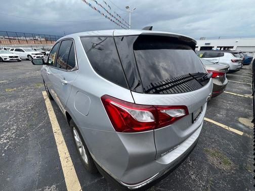 Silver Ice Metallic 2021 Chevrolet Equinox 1LT