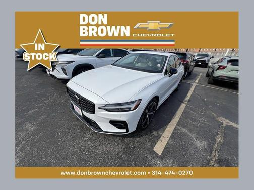 2024 Volvo S60 B5 Core Dark Theme