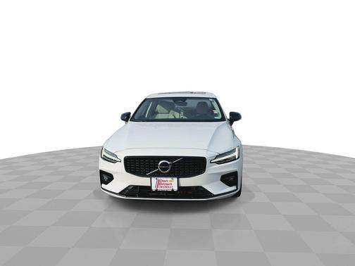 Crystal White Metallic 2024 Volvo S60 B5 Core Dark Theme