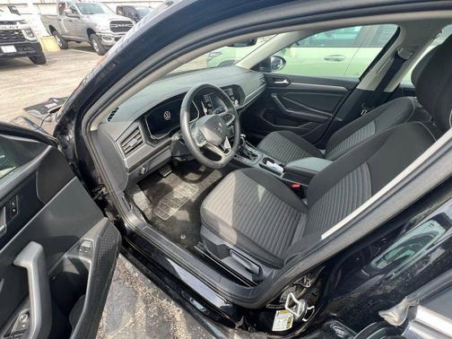 Pure White 2024 Volkswagen Jetta 1.5T S