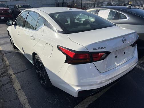 2023 Nissan Altima SR FWD