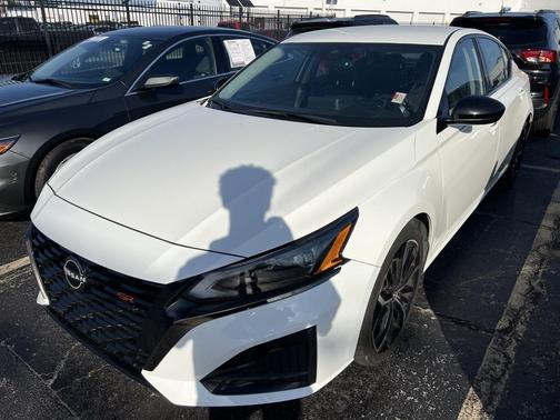 2023 Nissan Altima SR FWD