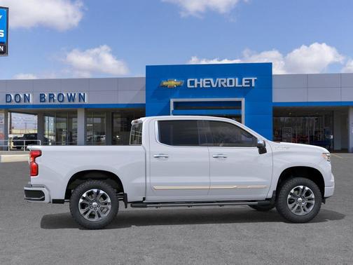 Polar White Tricoat 2026 Chevrolet Silverado 1500 High Country
