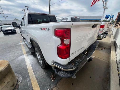 Summit White 2025 Chevrolet Silverado 2500 LT