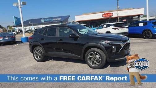 Mosaic Black Metallic 2025 Chevrolet Trax LT