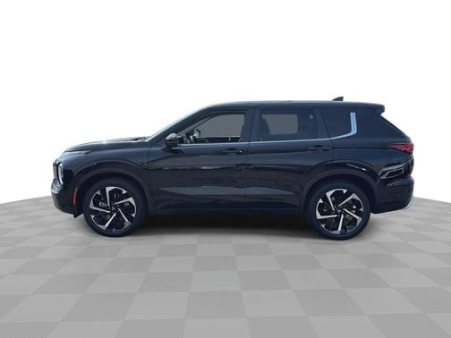 Black 2024 Mitsubishi Outlander SE