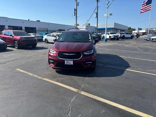 Velvet Red Pearlcoat 2021 Chrysler Pacifica Touring L