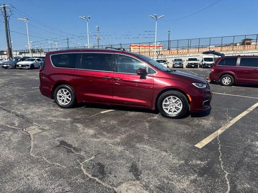 Velvet Red Pearlcoat 2021 Chrysler Pacifica Touring L