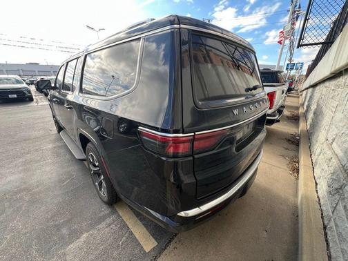 Diamond Black Crystal Pearlcoat 2024 Jeep Wagoneer L Series III 4x4