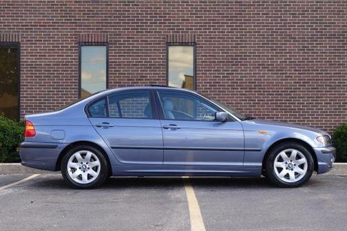 2003 BMW 325 i