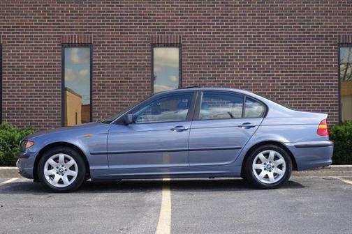 2003 BMW 325 i