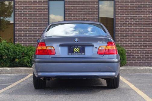 2003 BMW 325 i