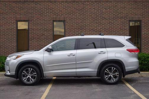 2017 Toyota Highlander LE