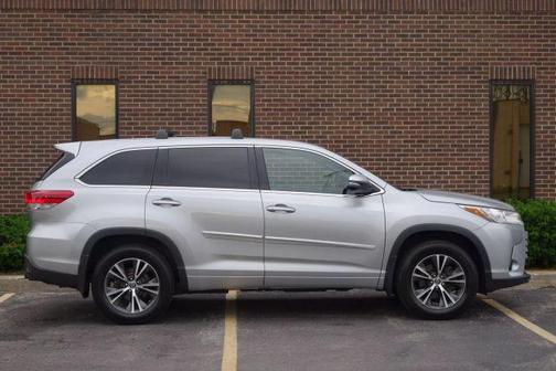 2017 Toyota Highlander LE