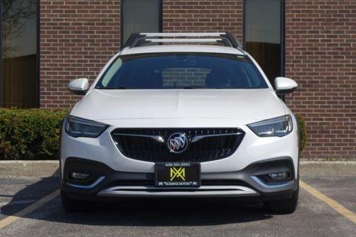 White 2019 Buick Regal TourX Essence