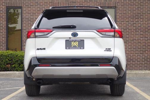 White 2022 Toyota RAV4 Hybrid XSE