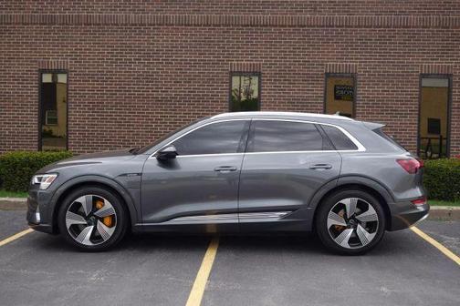 2019 Audi e-tron quattro Premium Plus