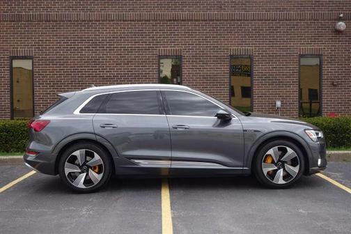 2019 Audi e-tron quattro Premium Plus