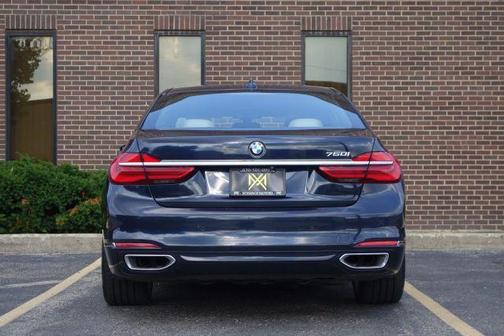2017 BMW 750 i