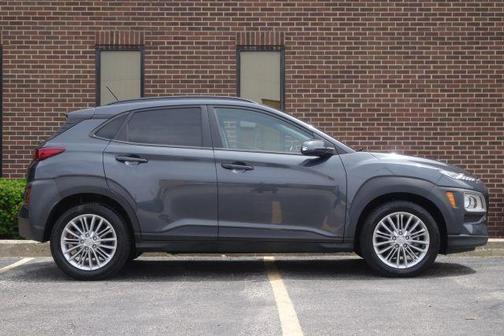 Gray 2021 Hyundai KONA SEL