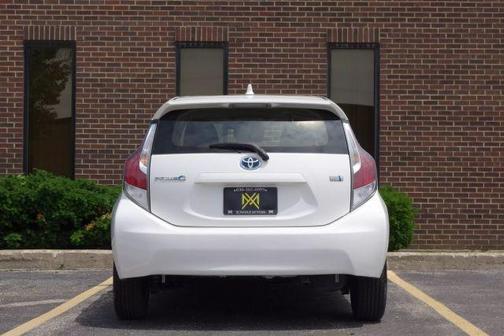 2016 Toyota Prius c Two