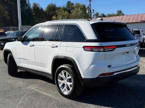 2024 Jeep Grand Cherokee Laredo
