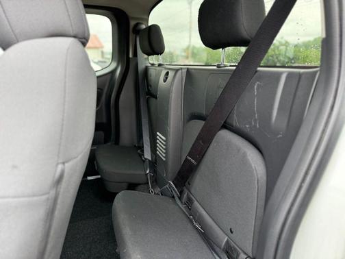 2024 Nissan Frontier S
