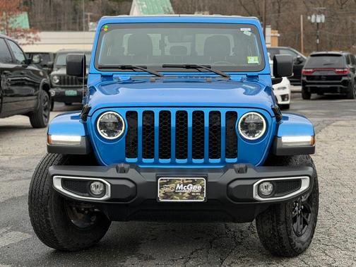2023 Jeep Gladiator Sport