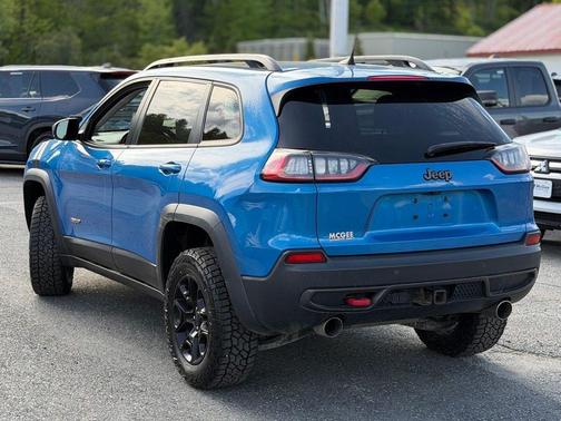 Hydro Blue Pearlcoat 2019 Jeep Cherokee Trailhawk