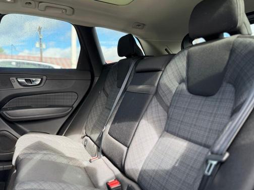 2023 Volvo XC60 B5 Core