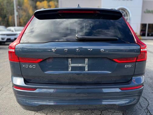 2023 Volvo XC60 B5 Core
