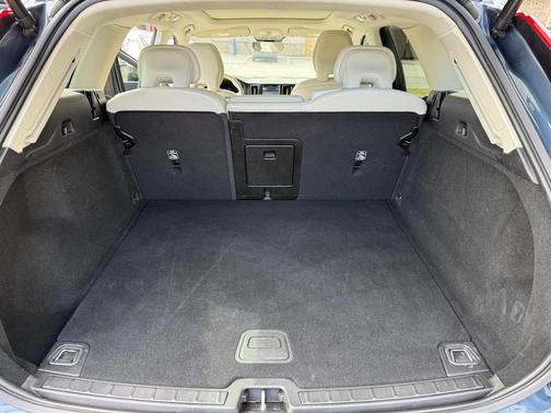 2024 Volvo XC60 B5 Core