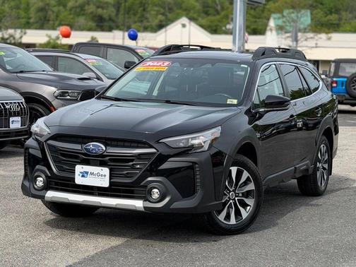 Crystal Black Silica 2023 Subaru Outback Limited