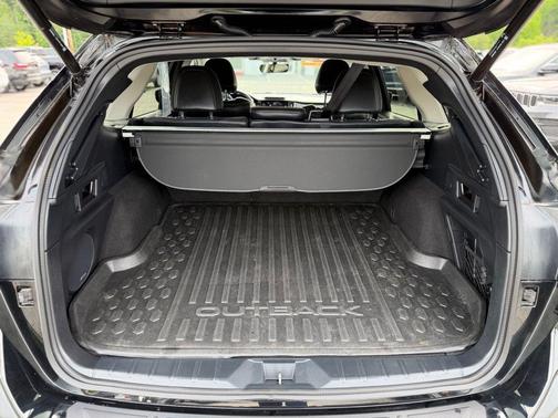 Crystal Black Silica 2023 Subaru Outback Limited