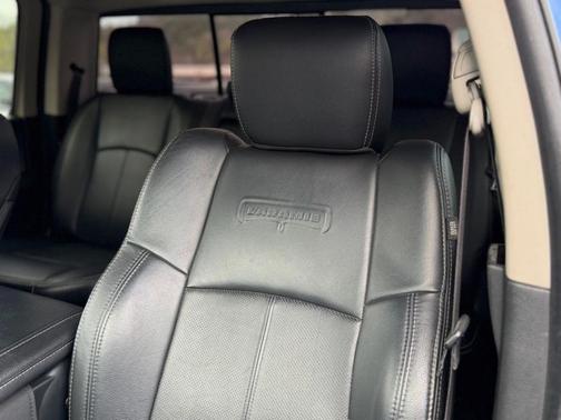 Blue Streak Pearlcoat 2018 RAM 2500 Laramie