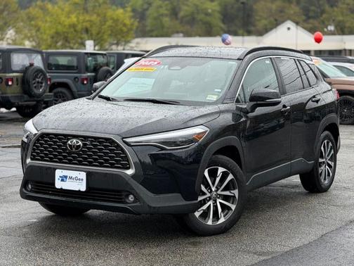 Jet Black 2025 Toyota Corolla Cross XLE