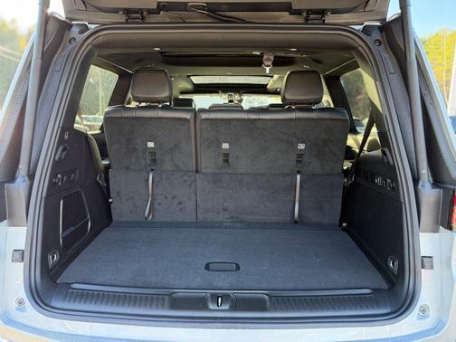 2025 Jeep Wagoneer Base