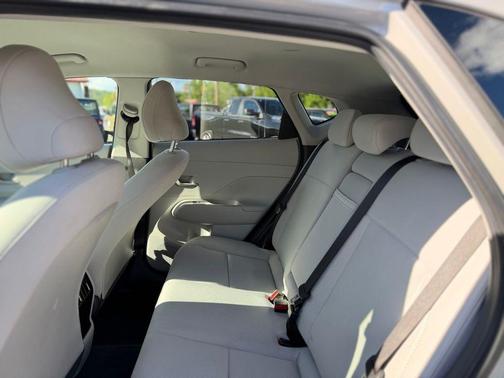 Cyber Gray Metallic 2025 Hyundai KONA SEL