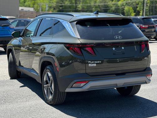 Green 2025 Hyundai TUCSON SEL