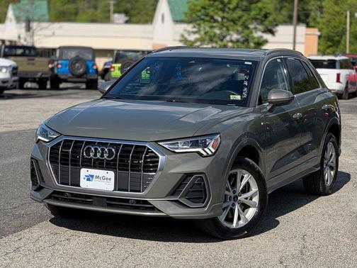 Chronos Gray Metallic 2025 Audi Q3 45 S line Premium