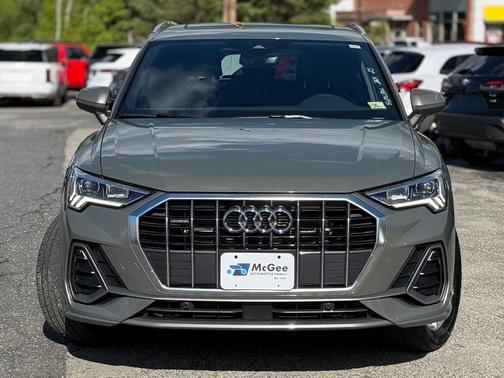 Chronos Gray Metallic 2025 Audi Q3 45 S line Premium