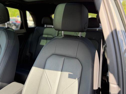 Chronos Gray Metallic 2025 Audi Q3 45 S line Premium